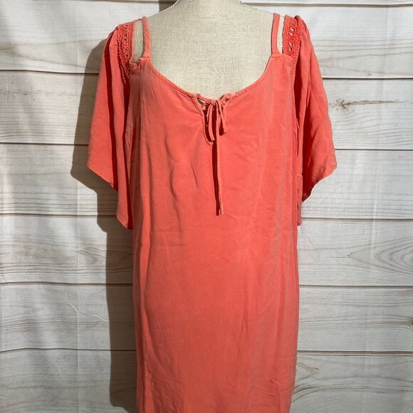 Torrid Coral Challis Cold-Shoulder Top – Size 3 (22/24) – NWT - Picture 1 of 9